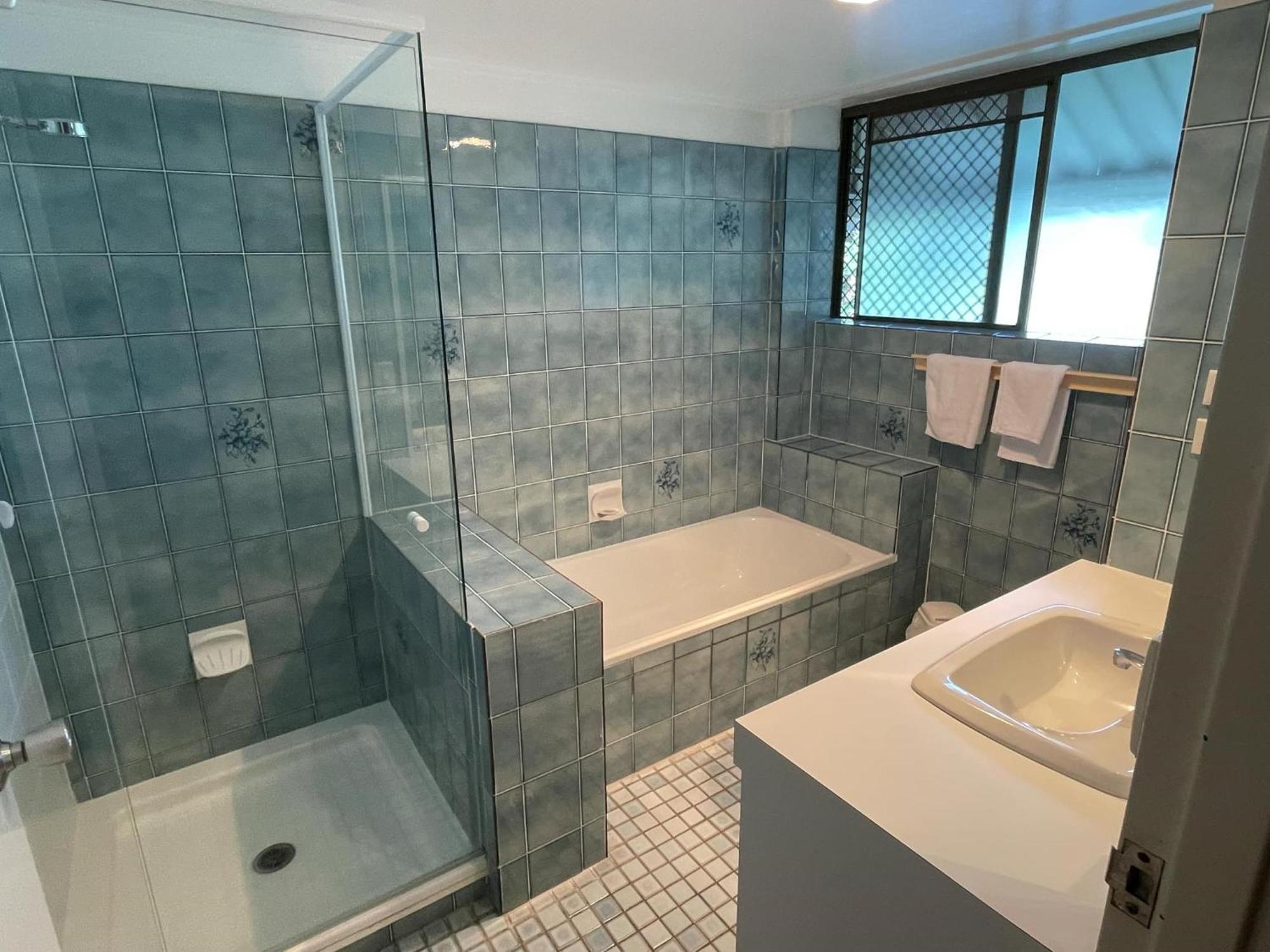 Bongaree Placid Waters Holiday Apartments מראה חיצוני תמונה