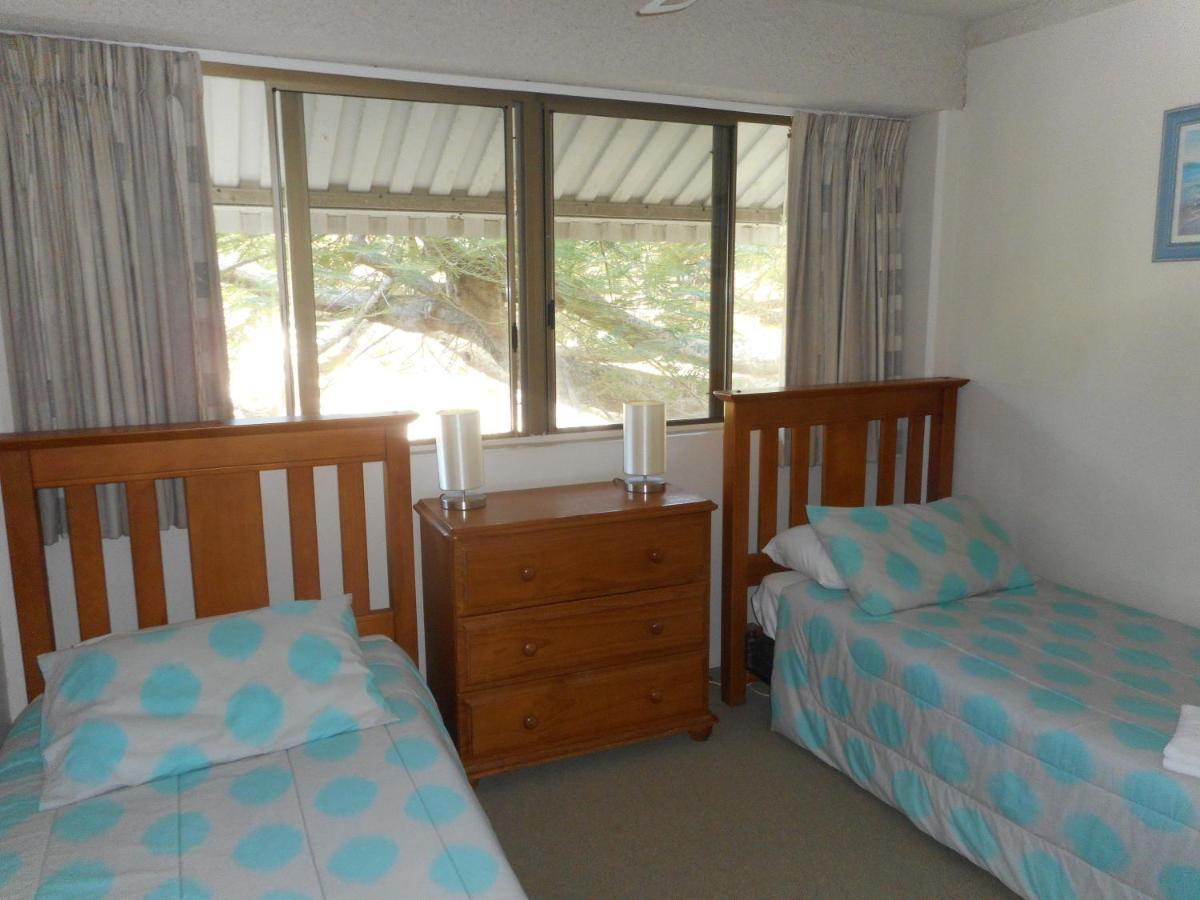 Bongaree Placid Waters Holiday Apartments מראה חיצוני תמונה