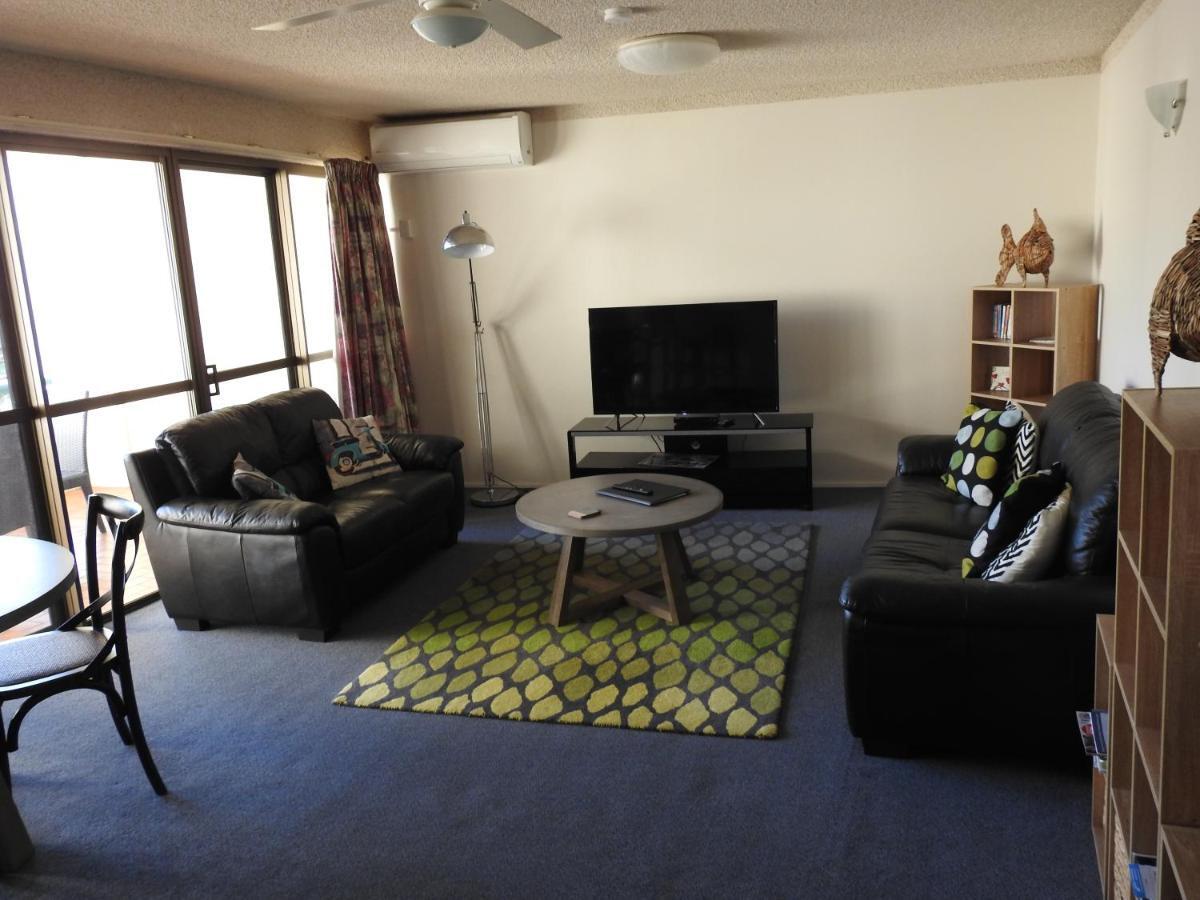 Bongaree Placid Waters Holiday Apartments מראה חיצוני תמונה