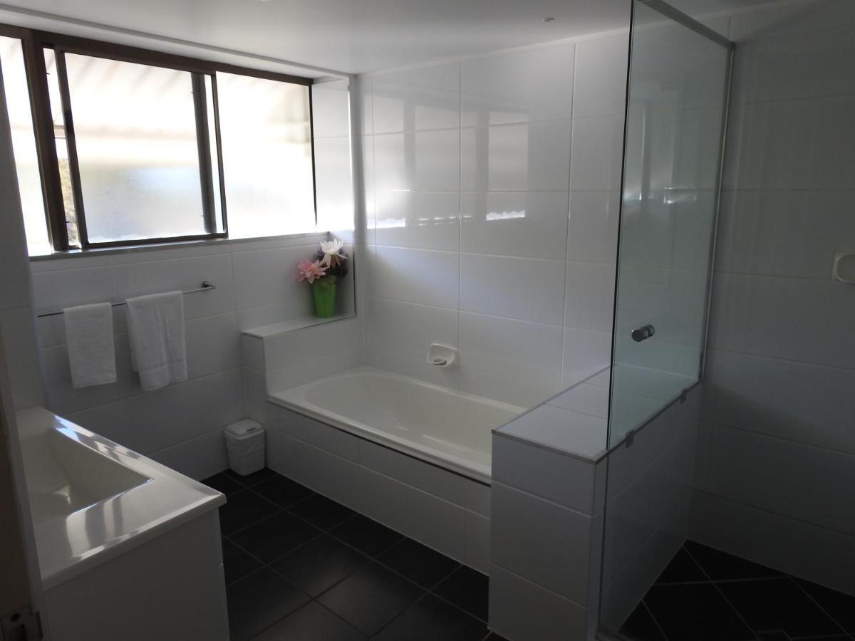 Bongaree Placid Waters Holiday Apartments מראה חיצוני תמונה